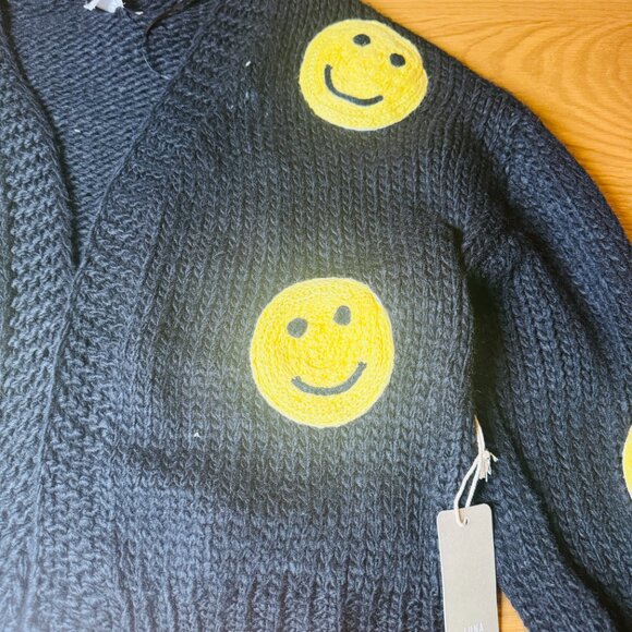 Luna Ivy Smiley Face Open Front Black Sweater Cardigan Size M NEW WITH TAG - Picture 3 of 9